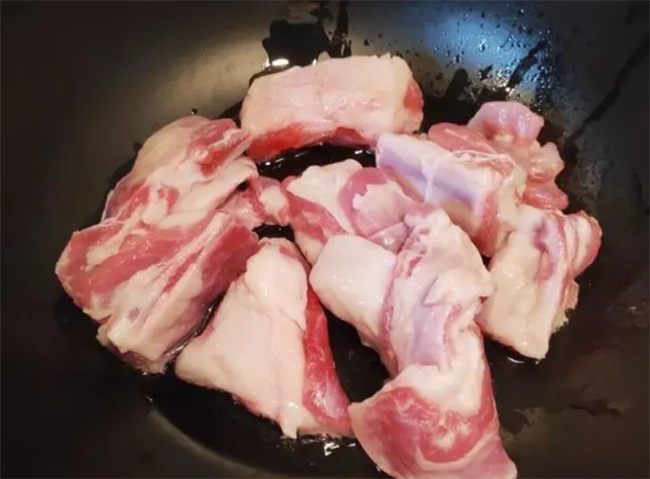 在家也能做出美味绝伦的“羊肉抓饭”鲜香十足